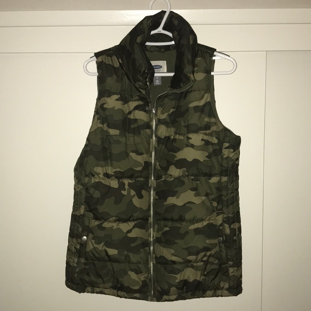 Camo puffer vest